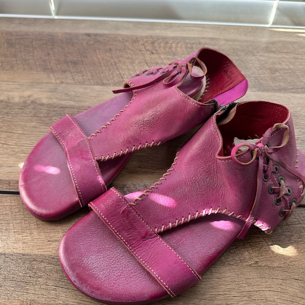 Bed Stu Nina Pink Leather Sandal